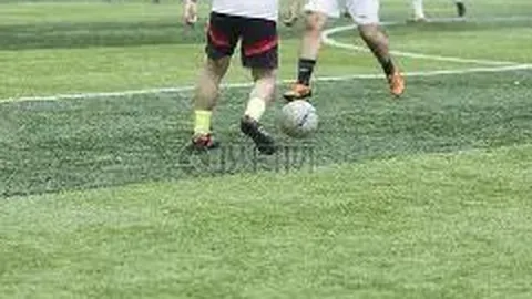 华裔23岁新星瑞安-蒂格首次亮相国家队战衣